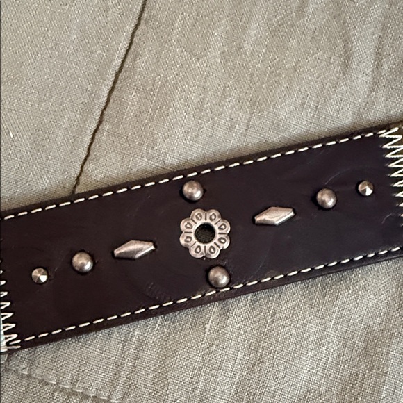 Floral Embroidered Leather Belt - Picture 5 of 6